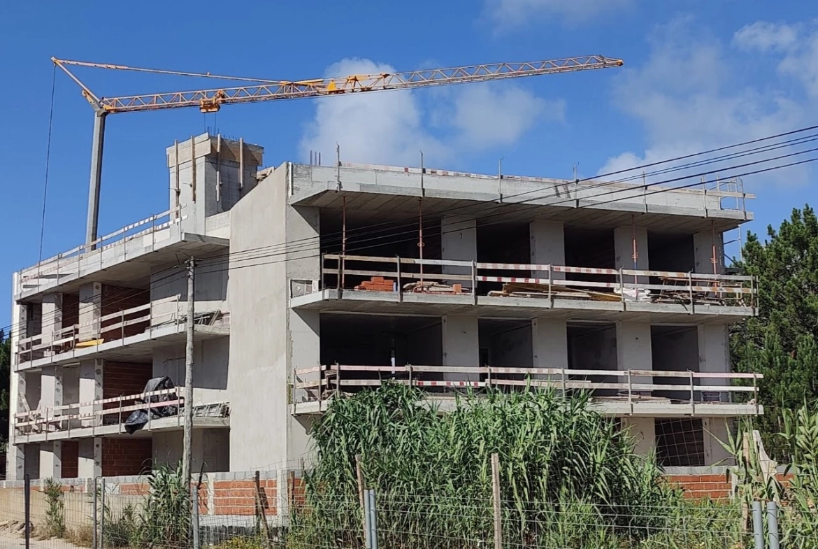 APARTAMENTO T2 NOVO, NA NAZARÉ