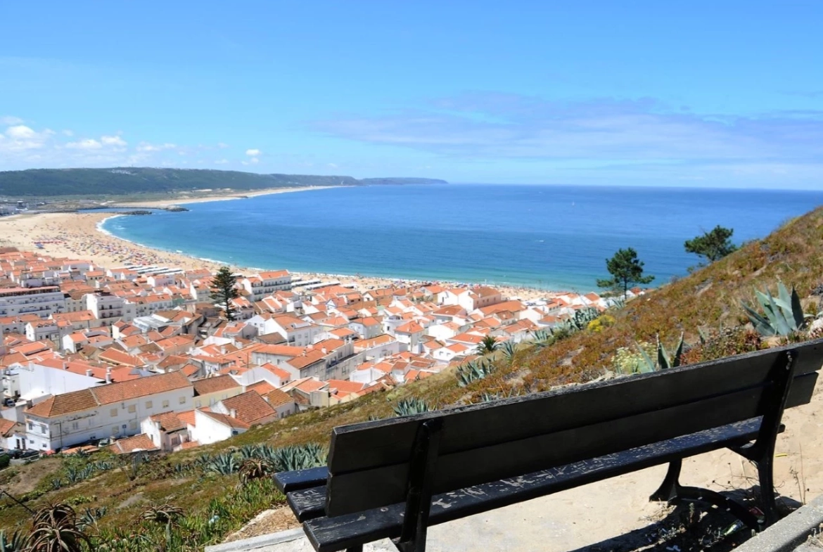 APARTAMENTO T2 NOVO, NA NAZARÉ
