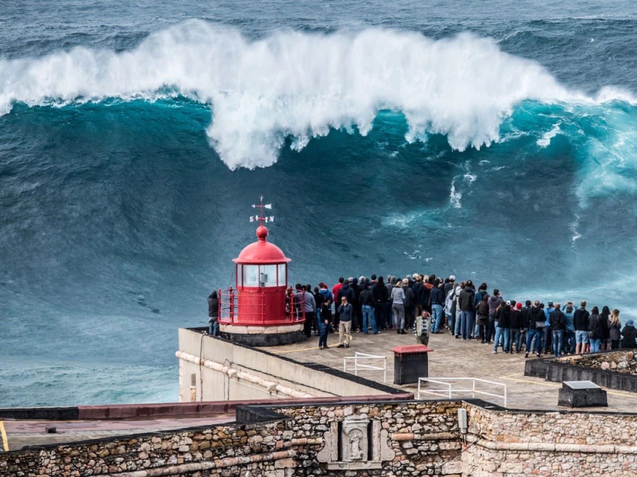 18 APARTAMENTO T2 NOVO, NA NAZARÉ