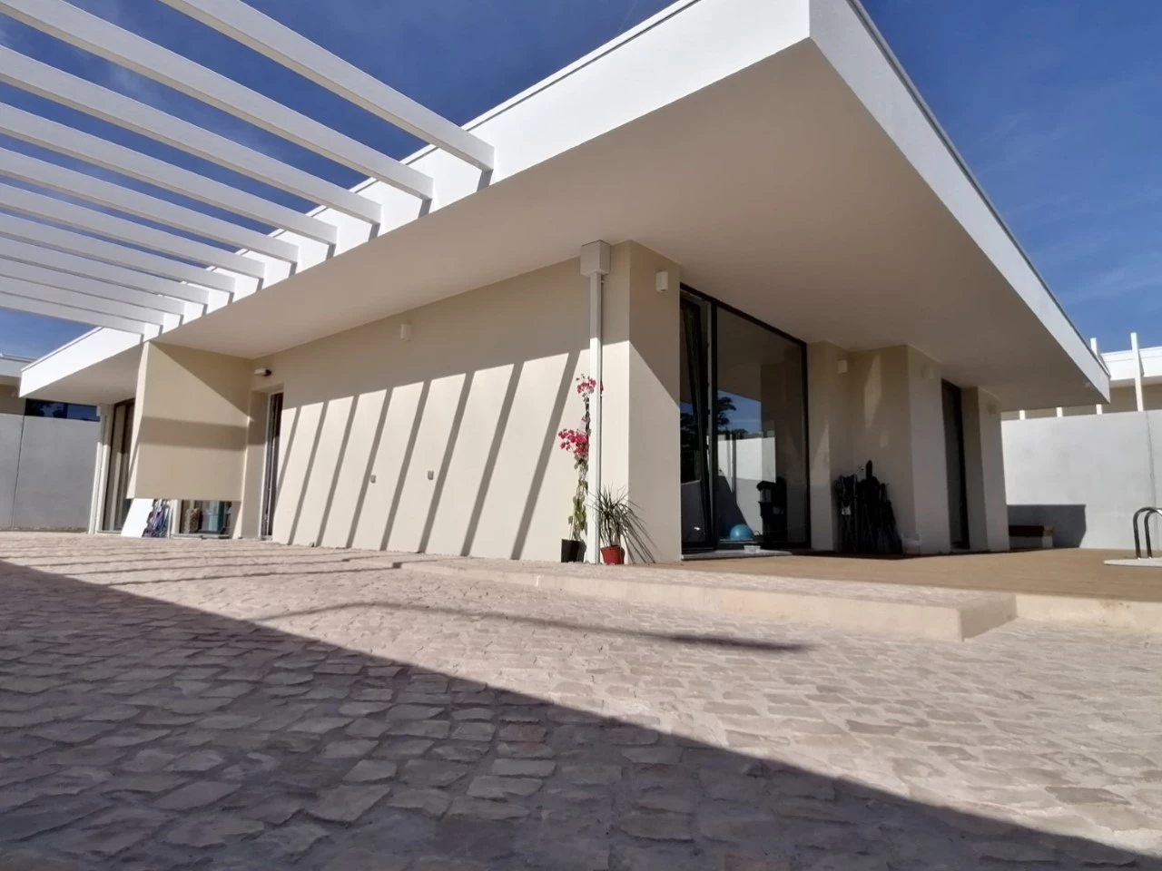 02 Moradia com piscina e a apenas 5 minutos da praia da Foz do Arelho