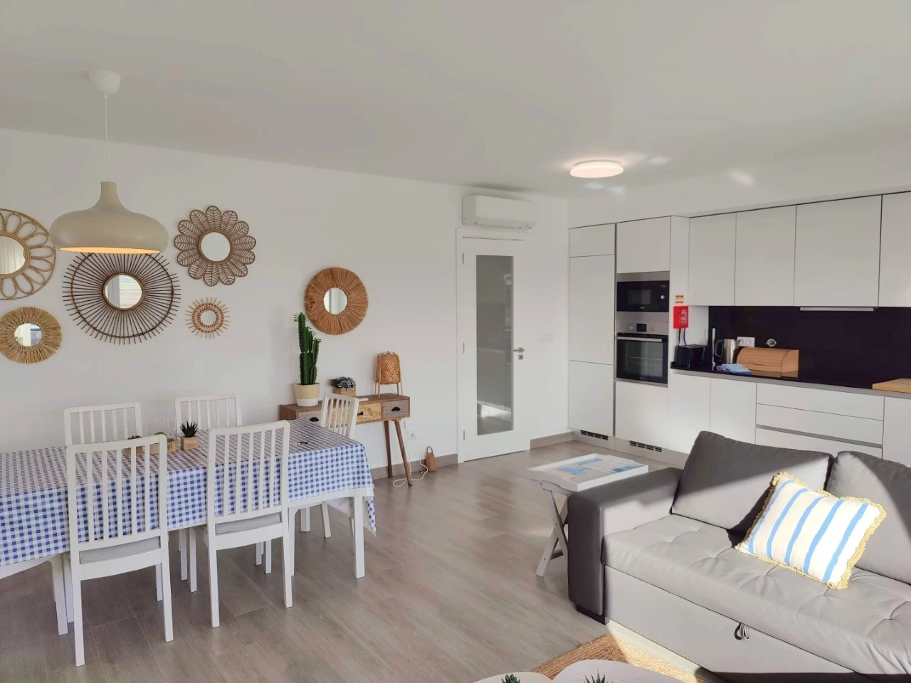 06 Apartamento ás portas da Praia Supertubos – Peniche