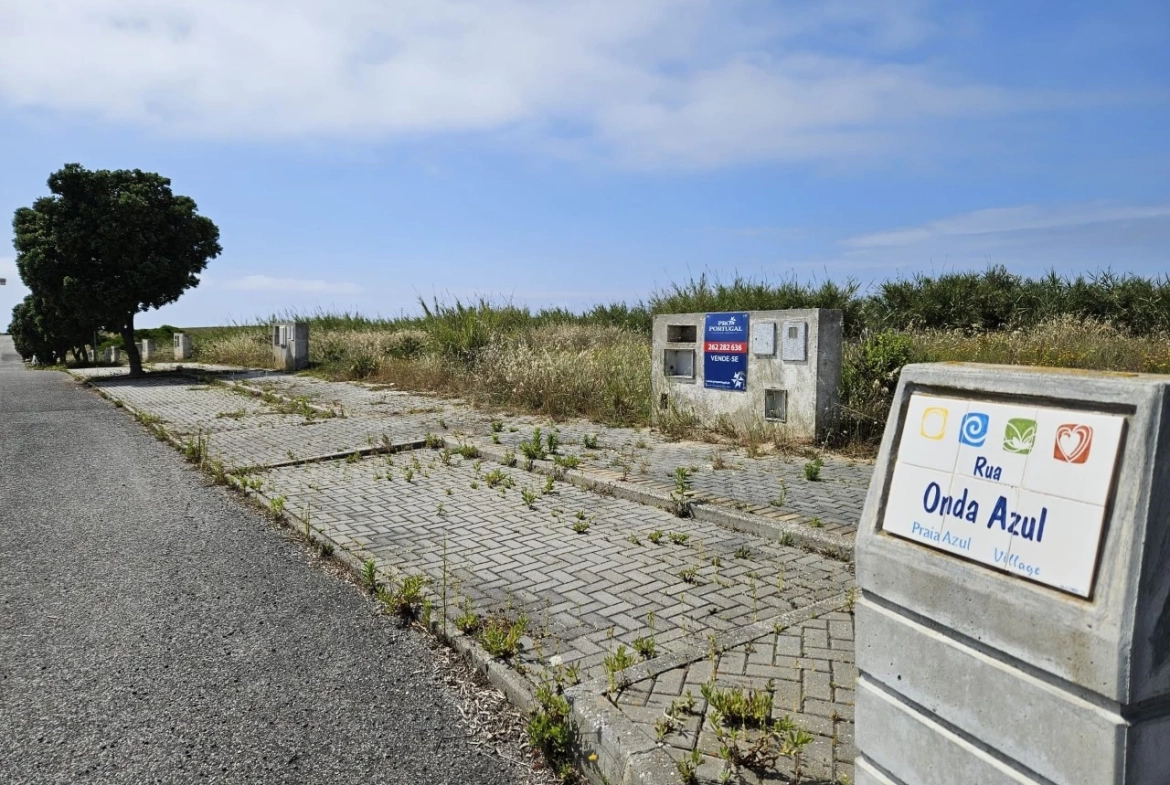 Lotes a apenas 800 metros da praia