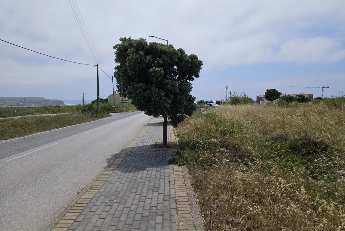 Lotes a apenas 800 metros da praia