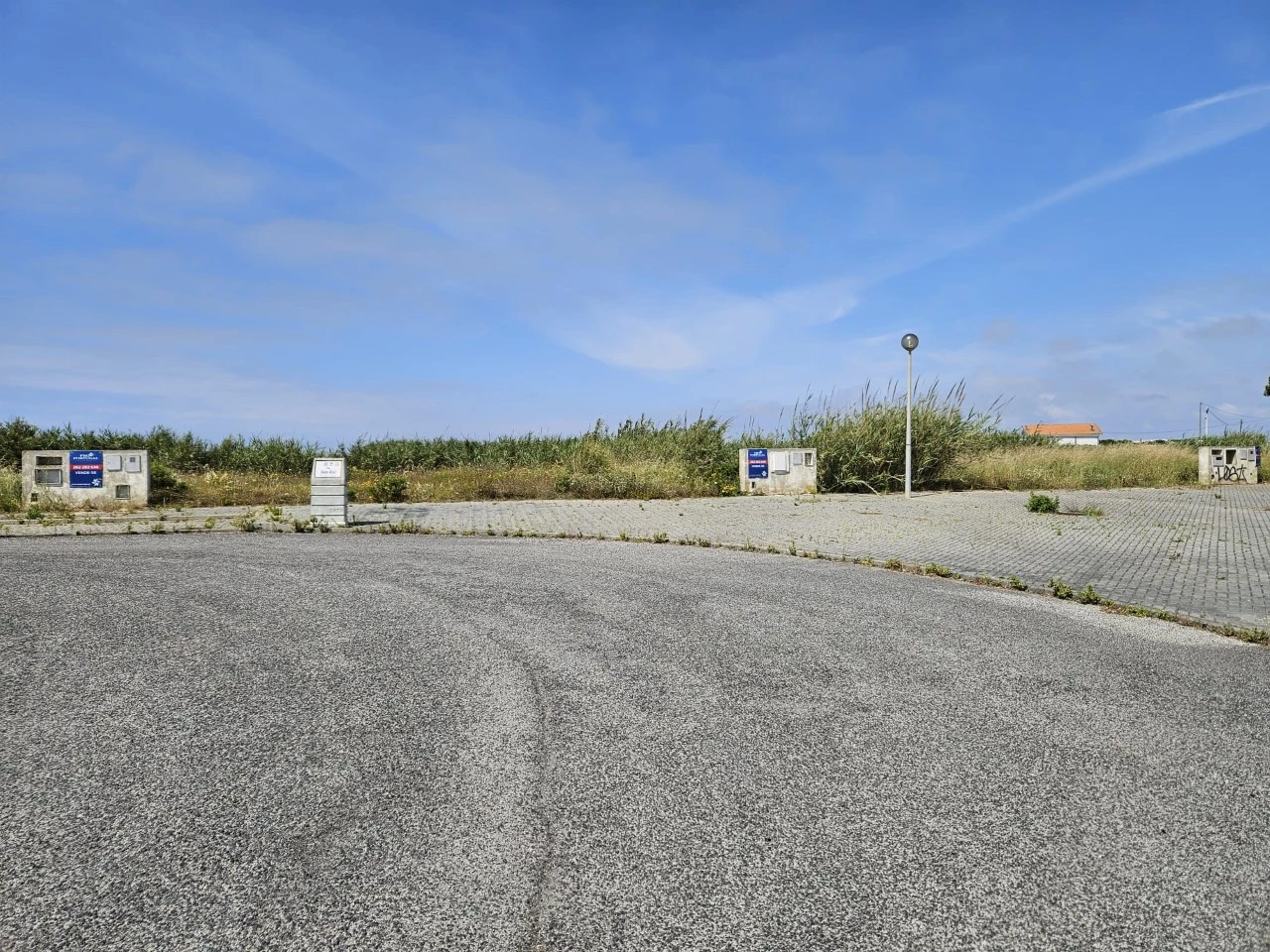 12 Lotes a apenas 800 metros da praia