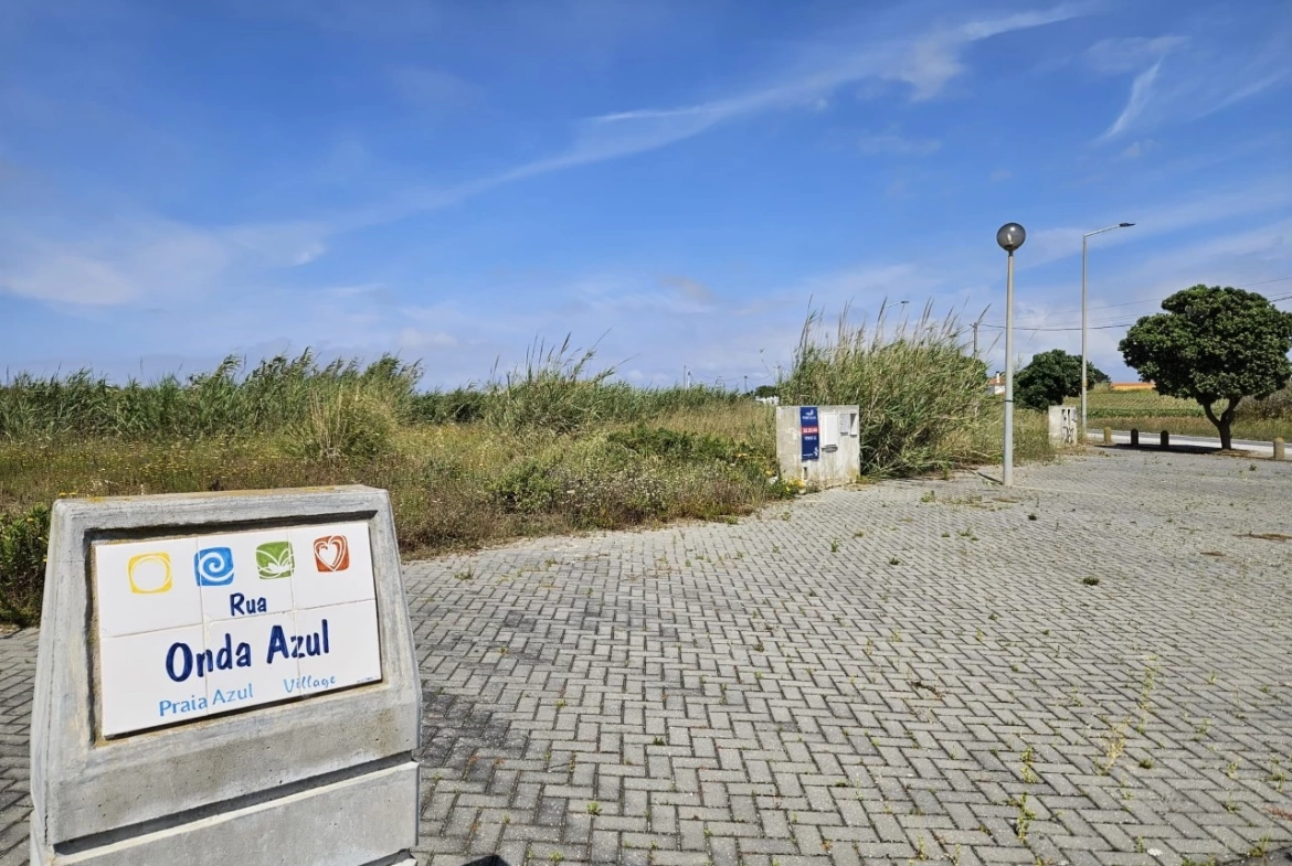 Lotes a apenas 800 metros da praia