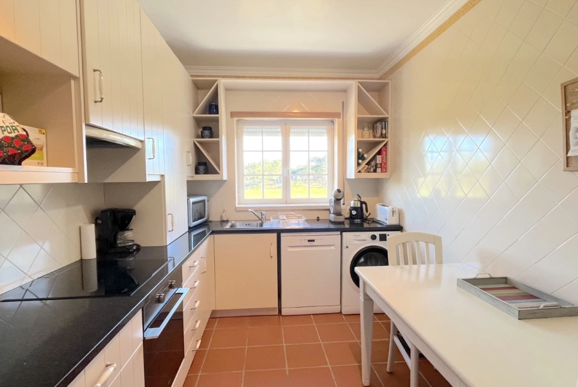 Apartamento T3 com terraço e vista para o golf no Praia d’el Rey Beach & Golf Resort, junto às praias do Baleal