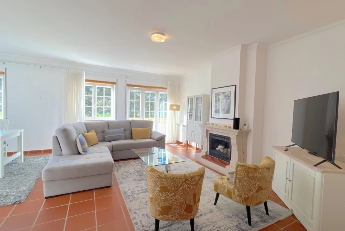 Apartamento T3 com terraço e vista para o golf no Praia d’el Rey Beach & Golf Resort, junto às praias do Baleal
