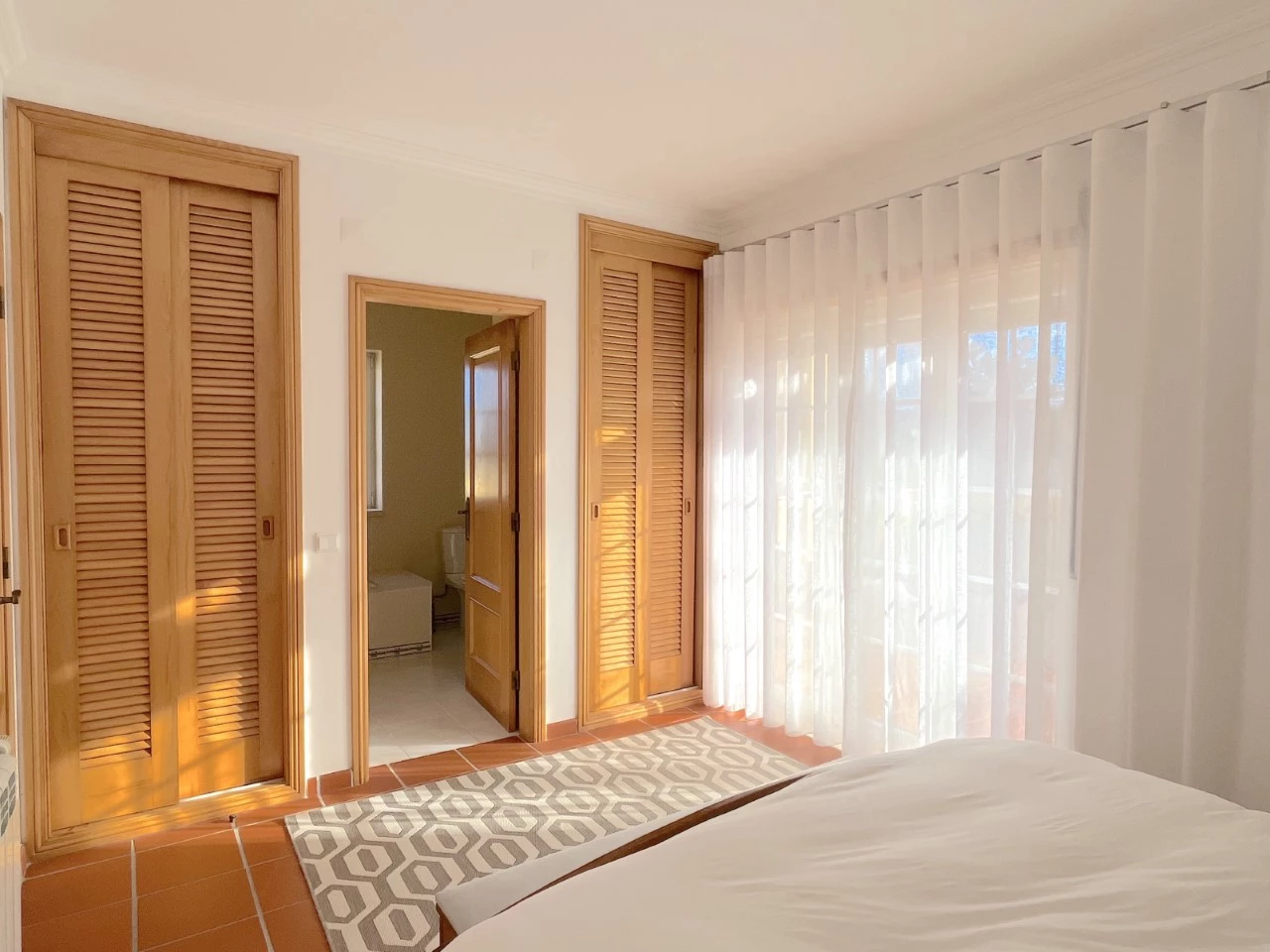 ID0cd29401-0000-0500-0000-000015063067.jpg Apartamento T3 com terraço e vista para o golf no Praia d’el Rey Beach & Golf Resort, junto às praias do Baleal