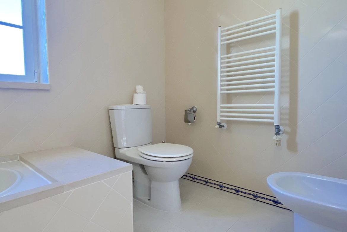 Apartamento T3 com terraço e vista para o golf no Praia d’el Rey Beach & Golf Resort, junto às praias do Baleal