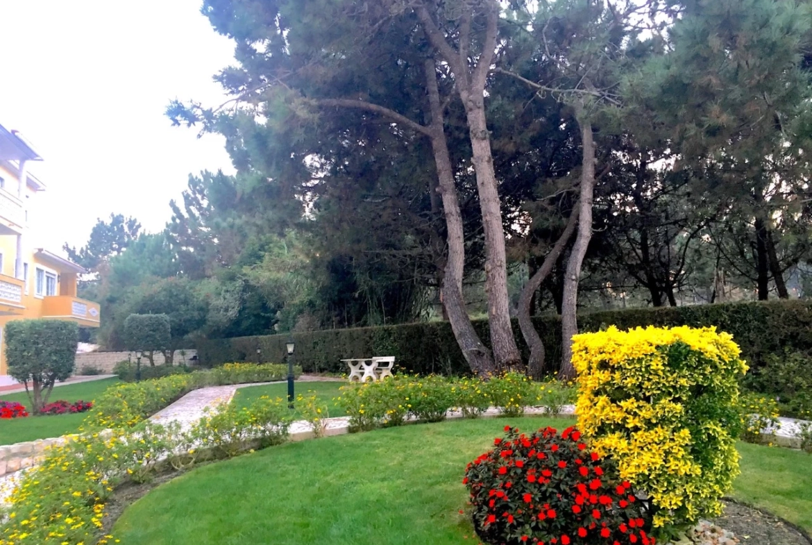 Apartamento T3 com terraço e vista para o golf no Praia d’el Rey Beach & Golf Resort, junto às praias do Baleal