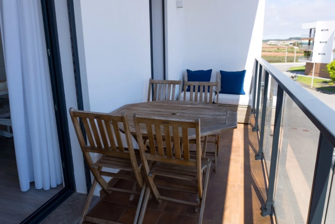 Apartamento ás portas da Praia dos Supertubos – Peniche