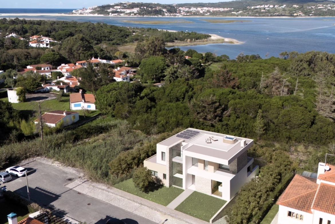 Lote 1ª linha Lagoa de Óbidos com projetos aprovados