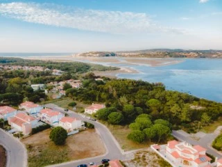 Lote 1ª linha Lagoa de Óbidos com projetos aprovados