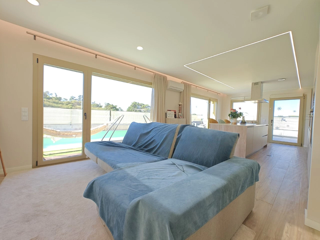 ID1f399701-0000-0500-0000-00001541fc36.jpg Moradia T3+1 com Piscina – Entre a Cidade e a Natureza