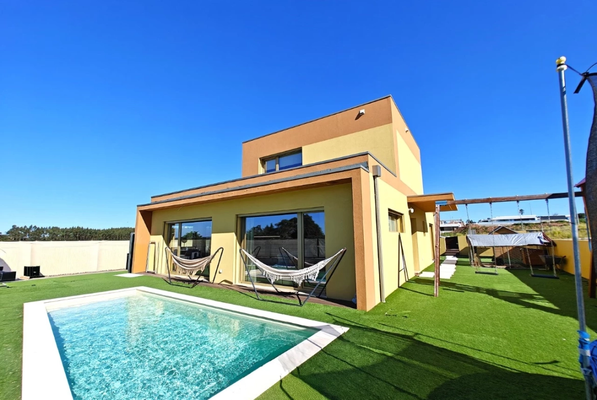 Moradia T3+1 com Piscina – Entre a Cidade e a Natureza
