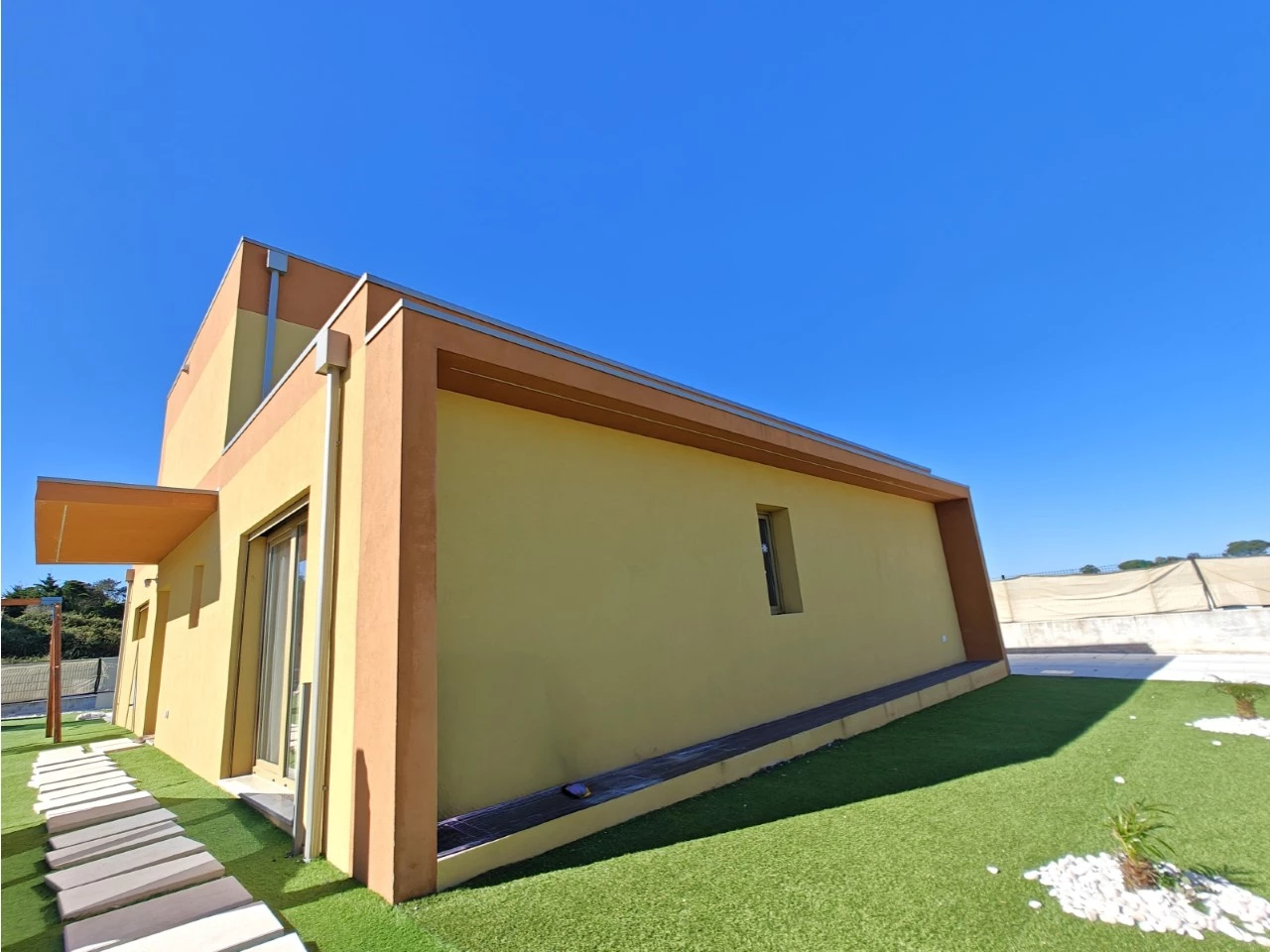 ID1f399701-0000-0500-0000-00001541fc55.jpg Moradia T3+1 com Piscina – Entre a Cidade e a Natureza