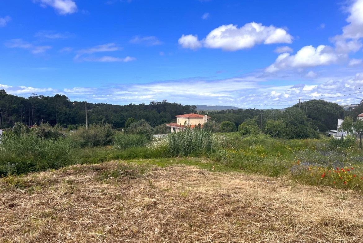 Moradia térrea de 4 Quartos com Jardim, Piscina e Garagem na Serra do Bouro, a 5 Km da praia de São Martinho do Porto