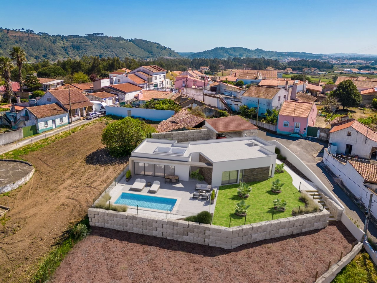 ID67ba7f01-0000-0500-0000-000013fa351a.jpg Moradia térrea de 4 Quartos com Jardim, Piscina e Garagem na Serra do Bouro, a 5 Km da praia de São Martinho do Porto