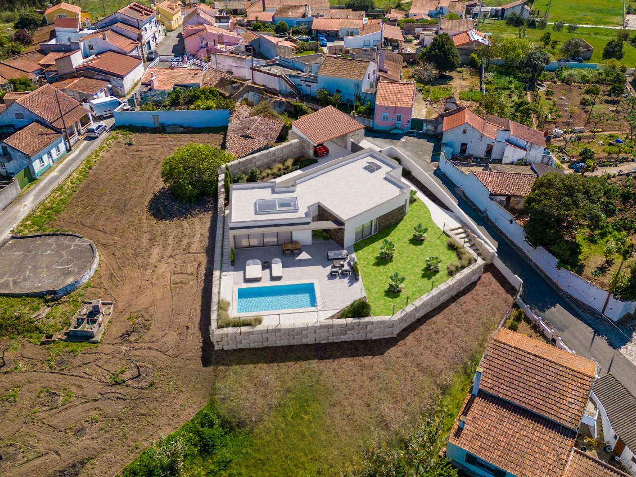 ID67ba7f01-0000-0500-0000-000013fa3524.jpg Moradia térrea de 4 Quartos com Jardim, Piscina e Garagem na Serra do Bouro, a 5 Km da praia de São Martinho do Porto
