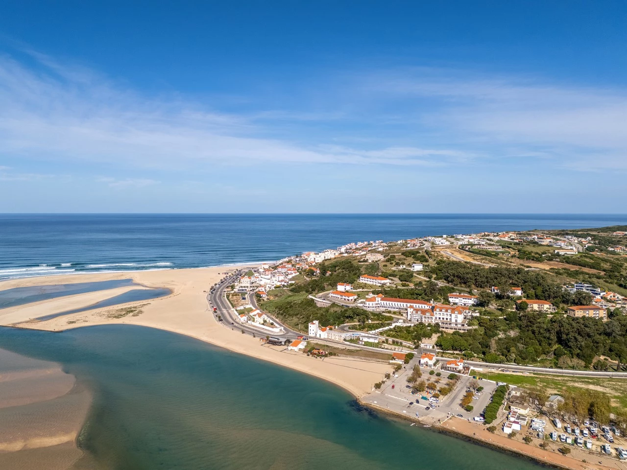 ID819d9501-0000-0500-0000-0000152279e5.jpg Moradia com vista soberba sobre a Lagoa de Óbidos com alvará para fins turísticos