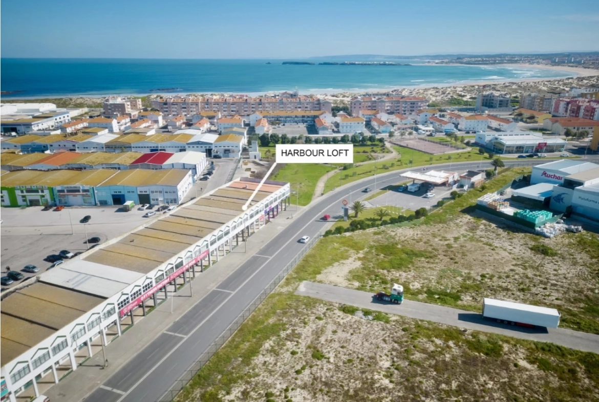 Espaço Versátil e Sofisticado para Investimento ou habitação em Peniche