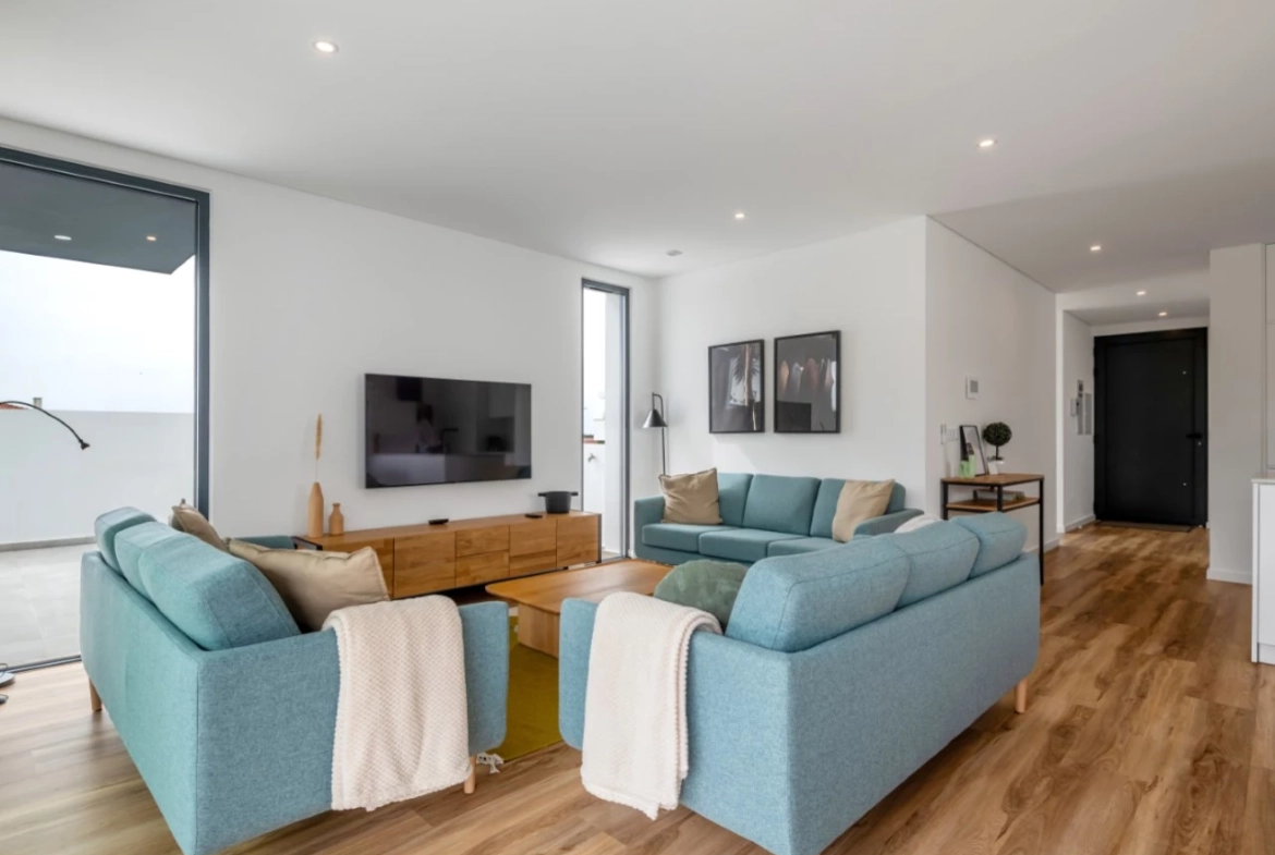 Moradia moderna com vista panorâmica de mar e perto de vários campos de golfe