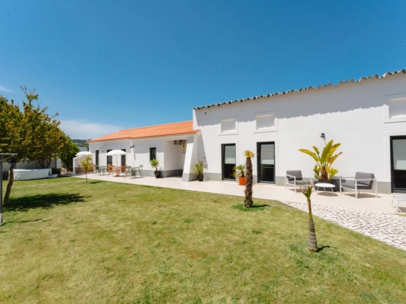 Casa principal, moinho e 3 bungalows contemporâneos para Alojamento Local