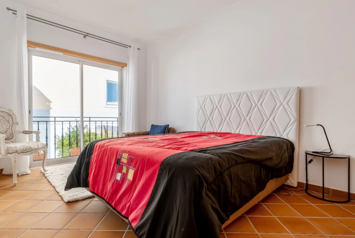 Moradia em Banda com 3 quartos e lugar de garagem junto à beira mar, no Praia d’El Rey Beach & Golf Resort, perto das Praias de Peniche