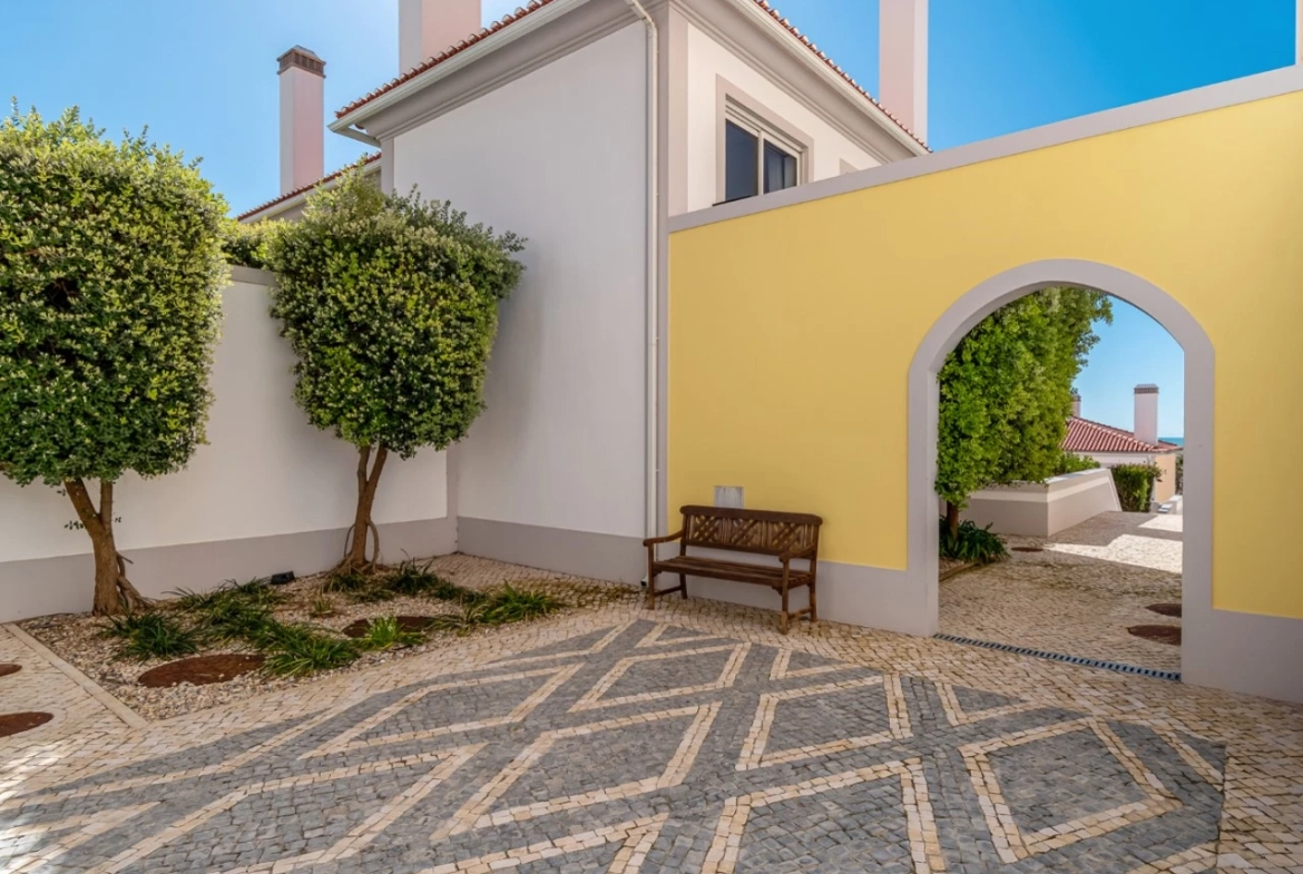Moradia em Banda com 3 quartos e lugar de garagem junto à beira mar, no Praia d’El Rey Beach & Golf Resort, perto das Praias de Peniche