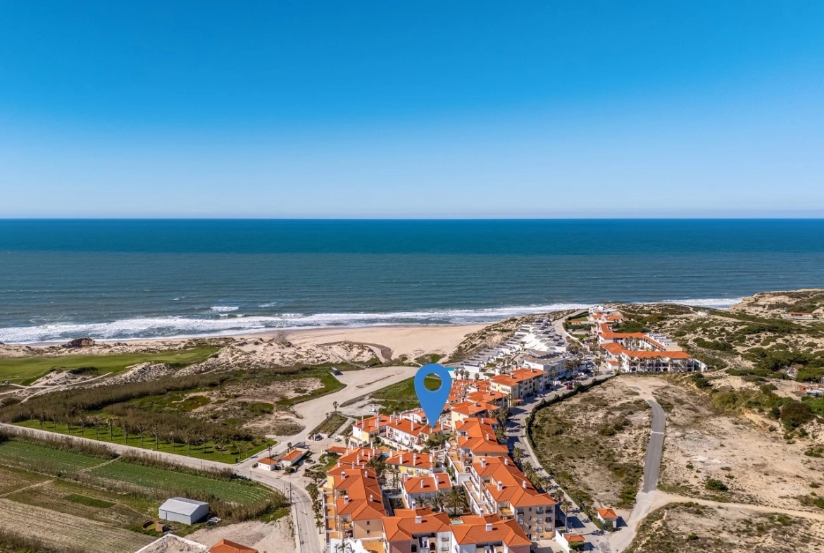 Moradia em Banda com 3 quartos e lugar de garagem junto à beira mar, no Praia d’El Rey Beach & Golf Resort, perto das Praias de Peniche