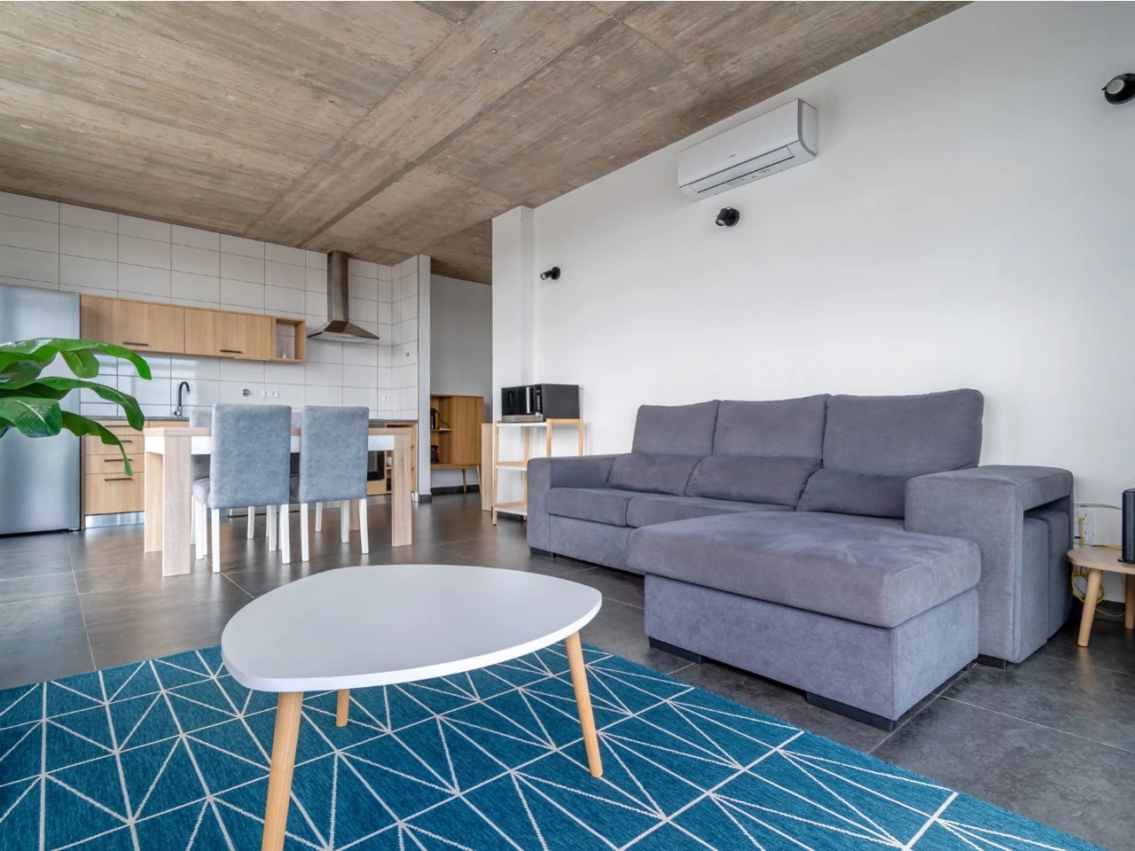 ID535f9a01-0000-0500-0000-0000157a0850.jpg Moradia bifamiliar com duas frações T2, rooftop com piscina e uma vista para a Serra do Montejunto