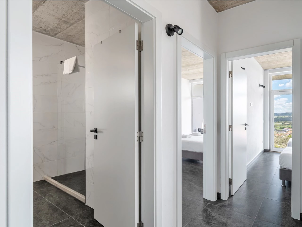 ID535f9a01-0000-0500-0000-0000157a0852.jpg Moradia bifamiliar com duas frações T2, rooftop com piscina e uma vista para a Serra do Montejunto