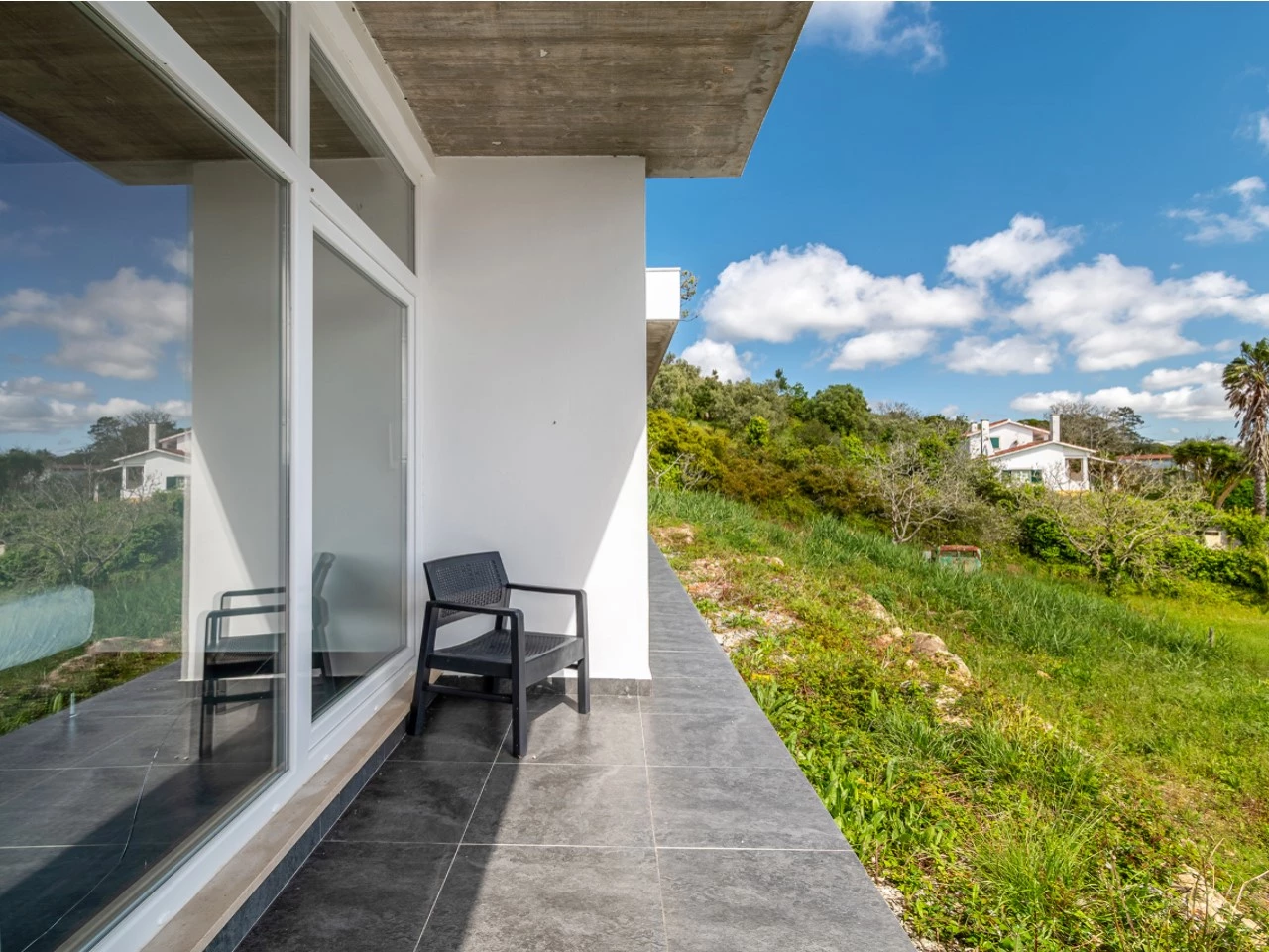 ID535f9a01-0000-0500-0000-0000157a0856.jpg Moradia bifamiliar com duas frações T2, rooftop com piscina e uma vista para a Serra do Montejunto