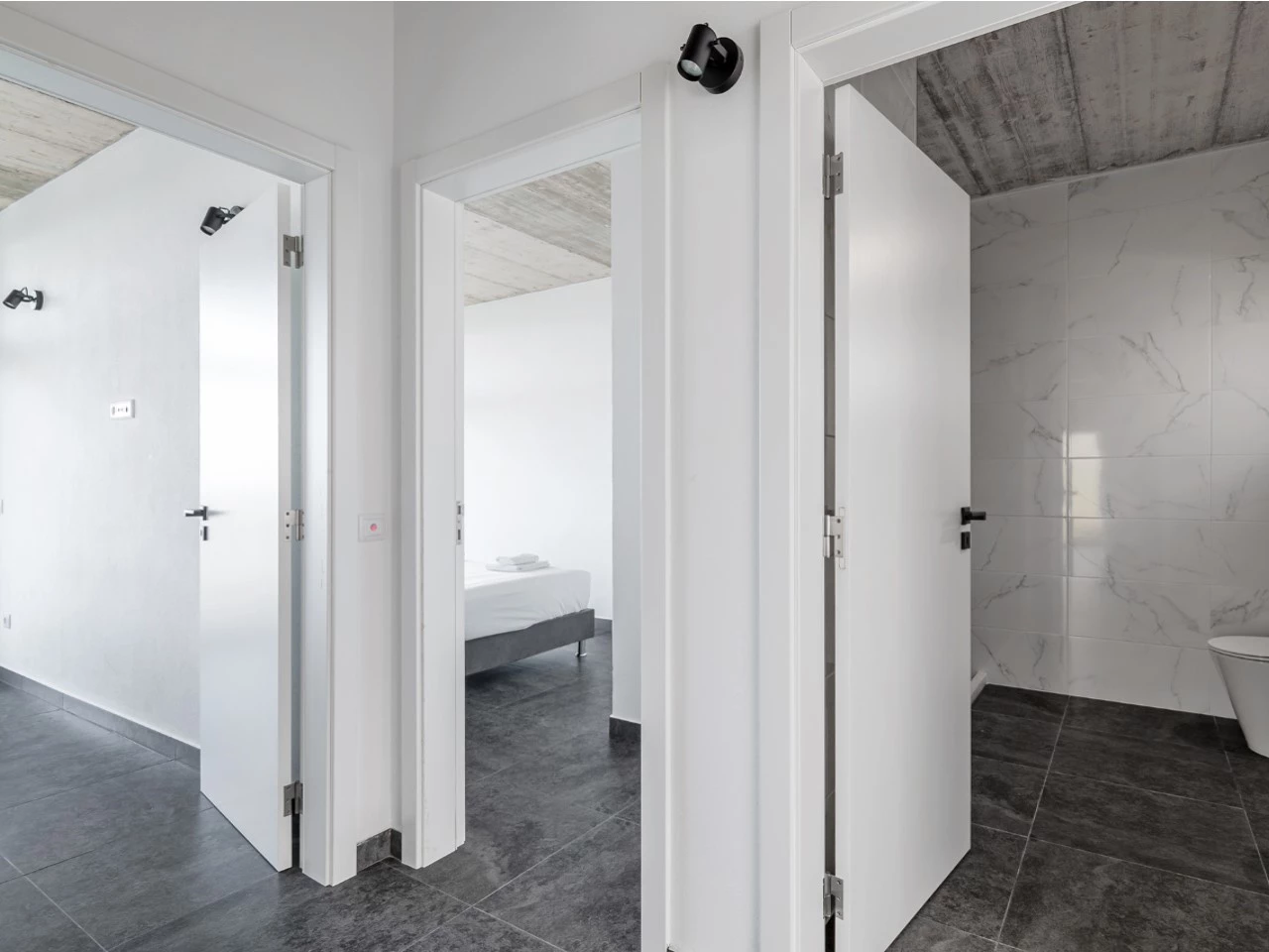 ID535f9a01-0000-0500-0000-0000157a0858.jpg Moradia bifamiliar com duas frações T2, rooftop com piscina e uma vista para a Serra do Montejunto