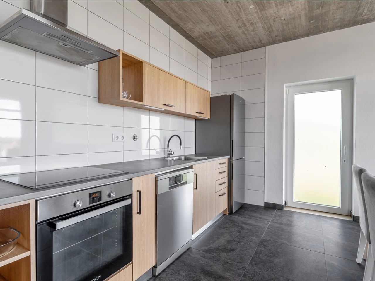 ID535f9a01-0000-0500-0000-0000157a085f.jpg Moradia bifamiliar com duas frações T2, rooftop com piscina e uma vista para a Serra do Montejunto