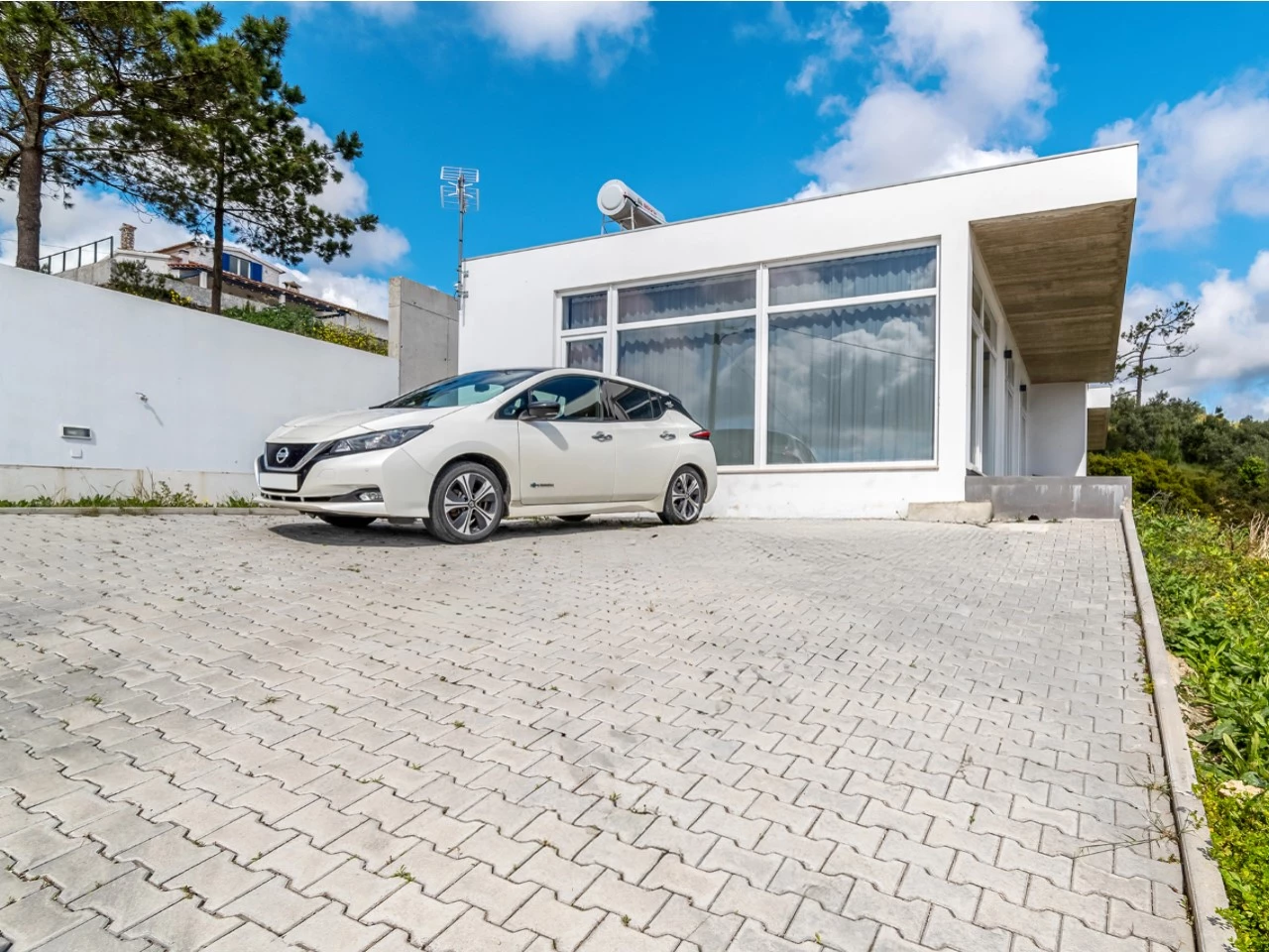 ID535f9a01-0000-0500-0000-0000157a0865.jpg Moradia bifamiliar com duas frações T2, rooftop com piscina e uma vista para a Serra do Montejunto
