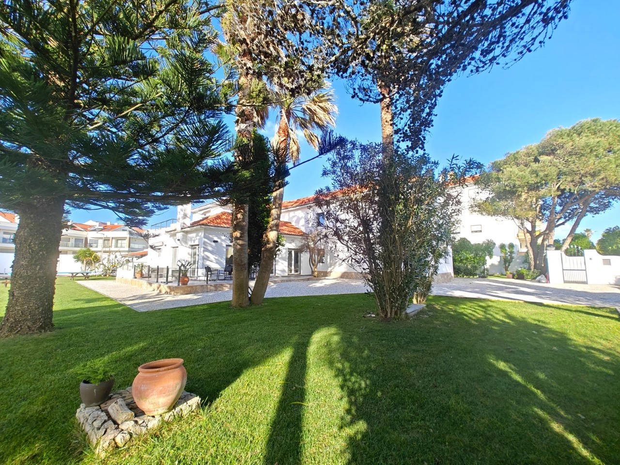 Oportunidade de Investimento a apenas 400 metros da Praia da Consolação!