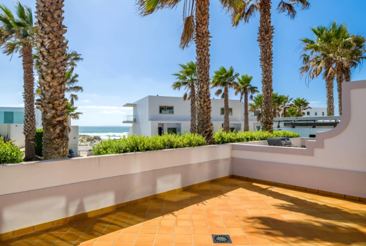 Moradia T4 com Vista Deslumbrante na Praia del Rey