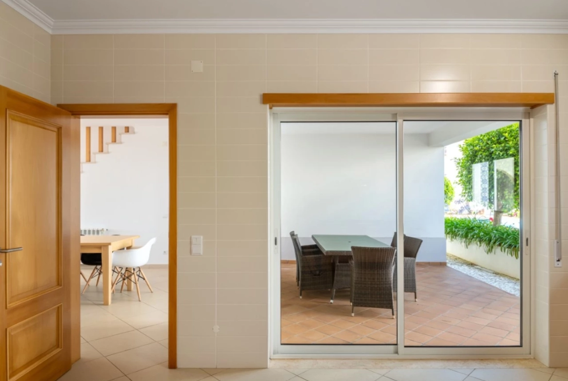 Moradia T4 com Vista Deslumbrante na Praia del Rey