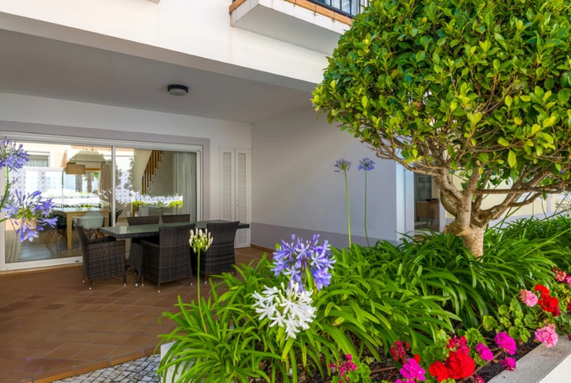 Moradia T4 com Vista Deslumbrante na Praia del Rey
