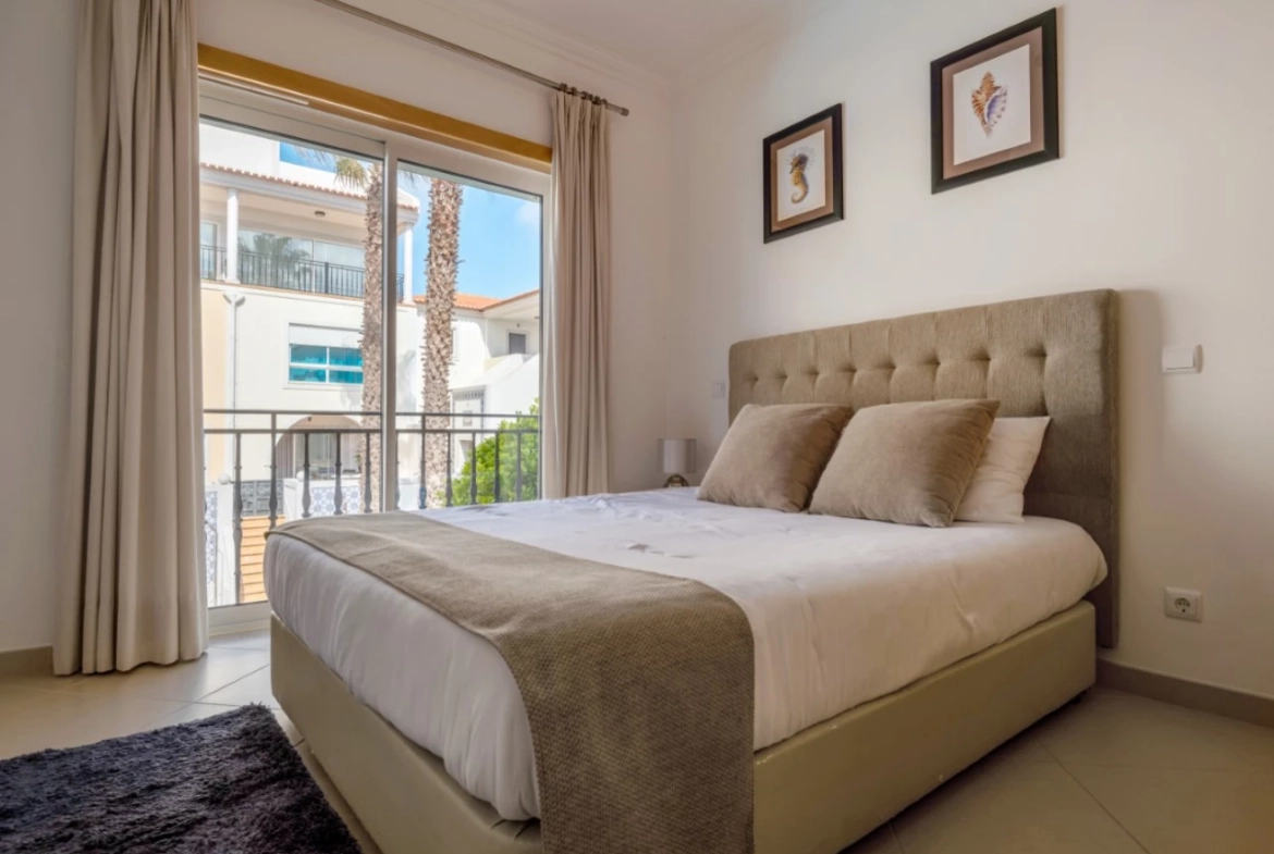 Moradia T4 com Vista Deslumbrante na Praia del Rey