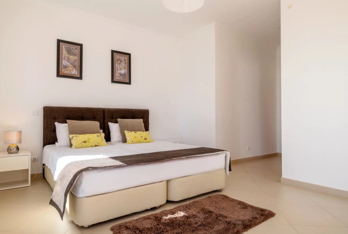 Moradia T4 com Vista Deslumbrante na Praia del Rey