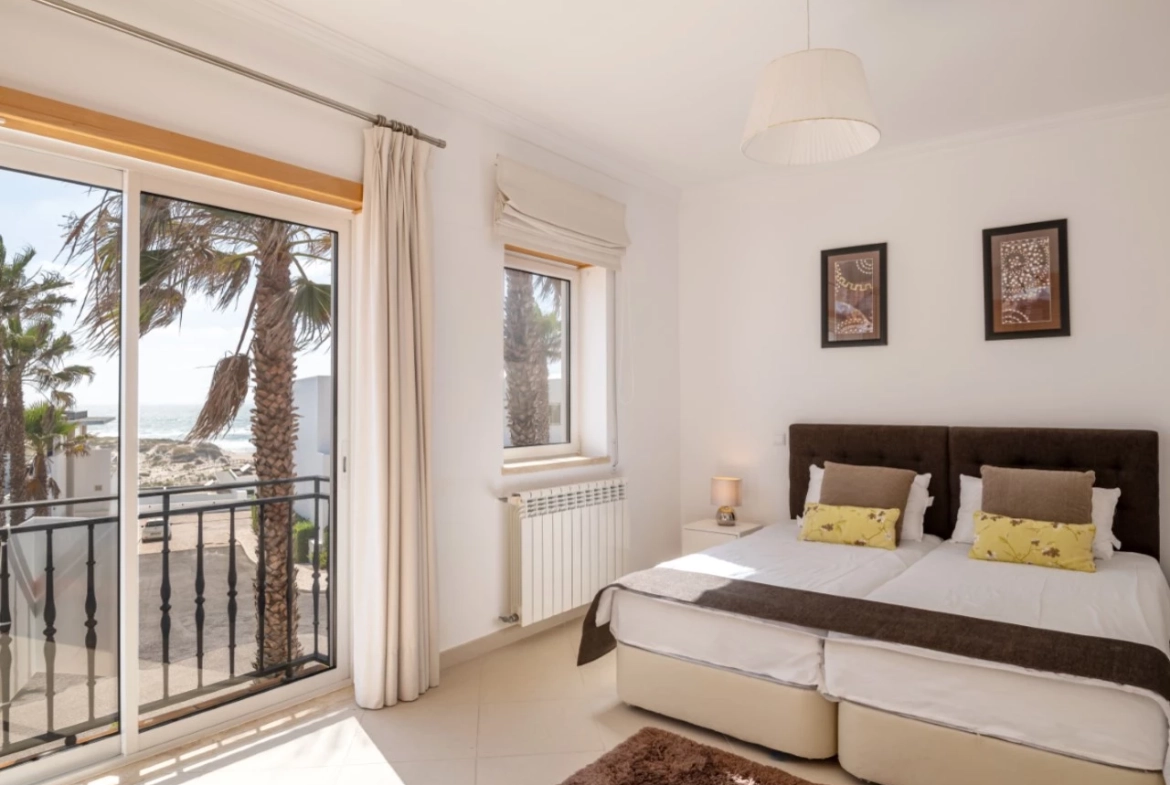 Moradia T4 com Vista Deslumbrante na Praia del Rey