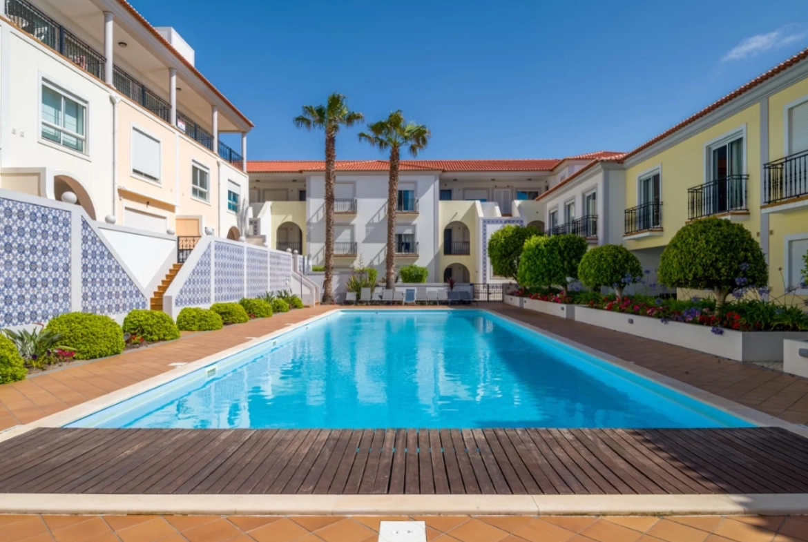 Moradia T4 com Vista Deslumbrante na Praia del Rey
