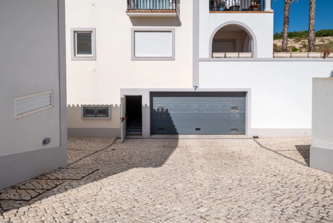 Moradia T4 com Vista Deslumbrante na Praia del Rey