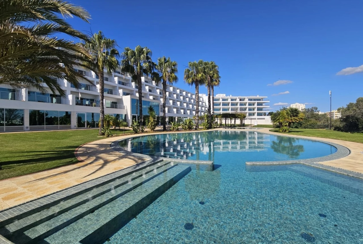 Apartamentos no Algarve com vista da marina e junto à praia