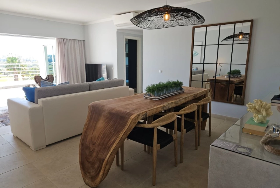 Apartamentos no Algarve com vista da marina e junto à praia