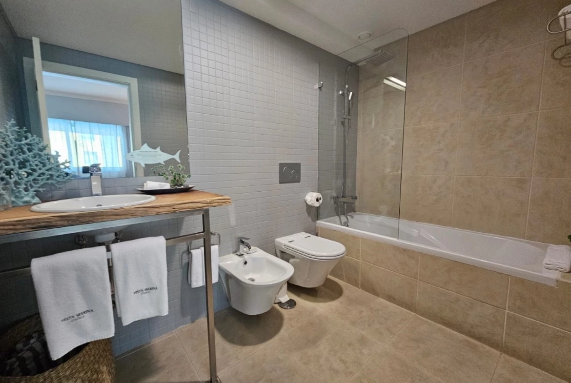 Apartamentos no Algarve com vista da marina e junto à praia