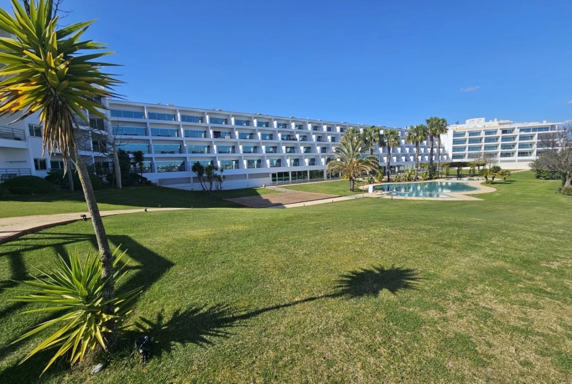 Apartamentos no Algarve com vista da marina e junto à praia