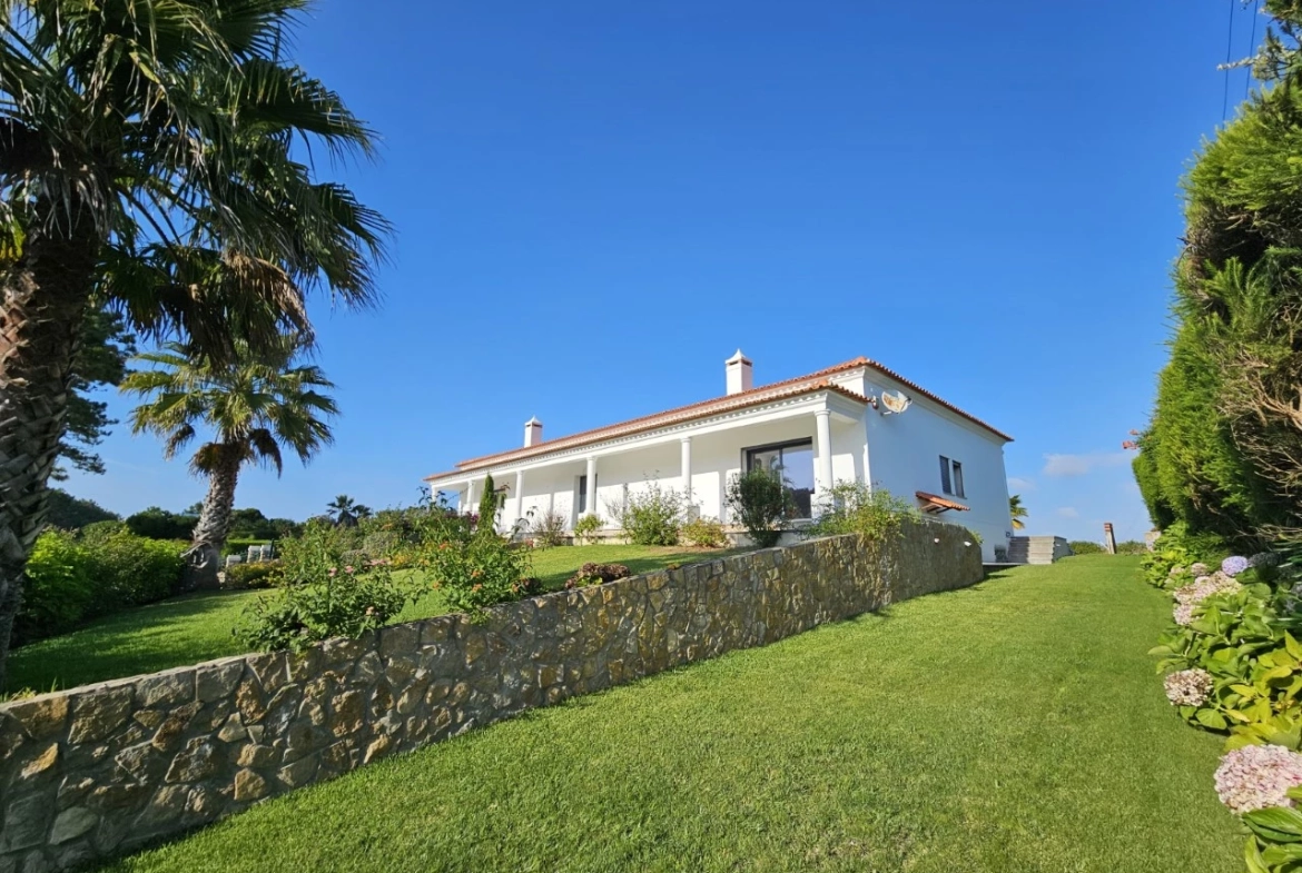Moradia com 4 quartos e piscina com vista para a Lagoa de Óbidos